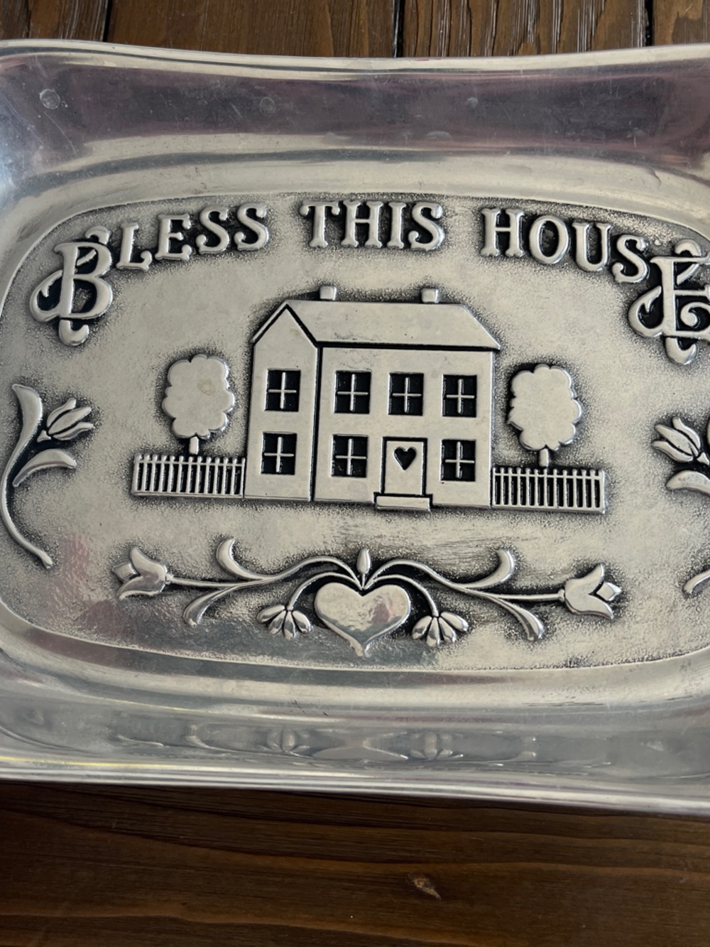 Wilton Armetale Gray-Silver Textured Metal Tray Base